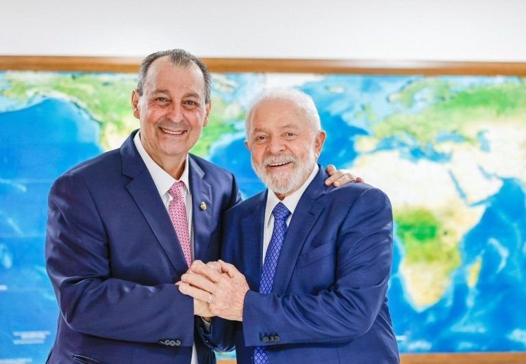 omar-aziz-participa-de-encontr