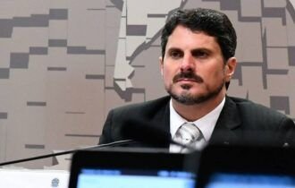 senador-marcos-do-val-e-levado