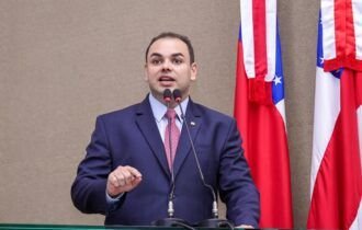 Roberto Cidade destaca papel da juventude na construção da democracia, durante posse do Parlamento Jovem 2025