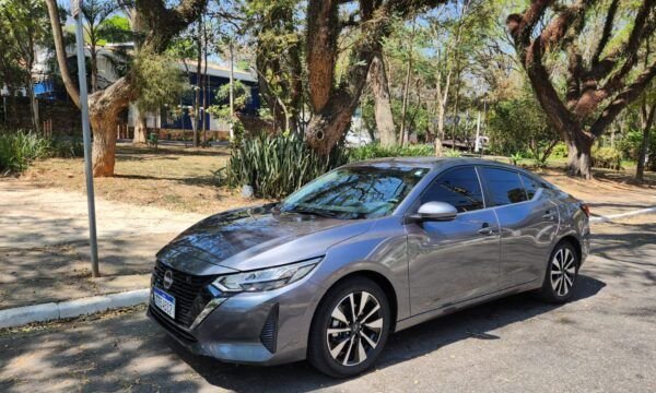 nissan-sentra-2026-mostra-consistencia-no-segmento-de-sedas-medios-sergio-dias-4