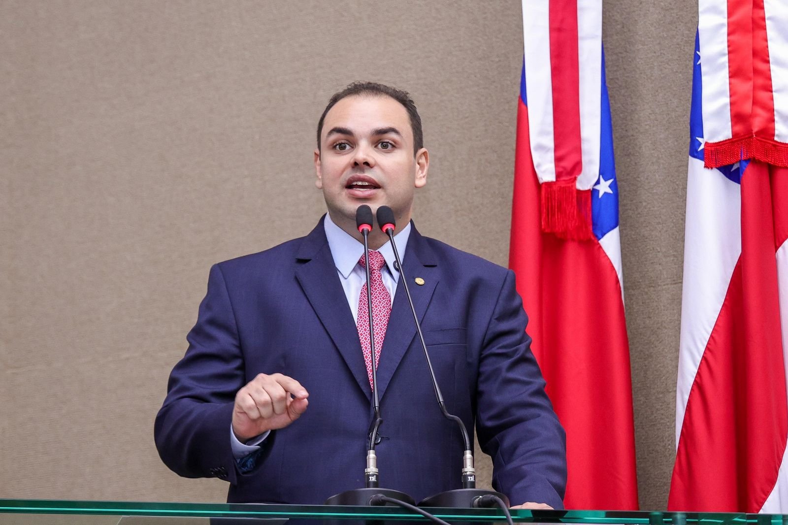roberto-cidade-critica-excesso