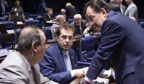 senadores-do-amazonas-criticam