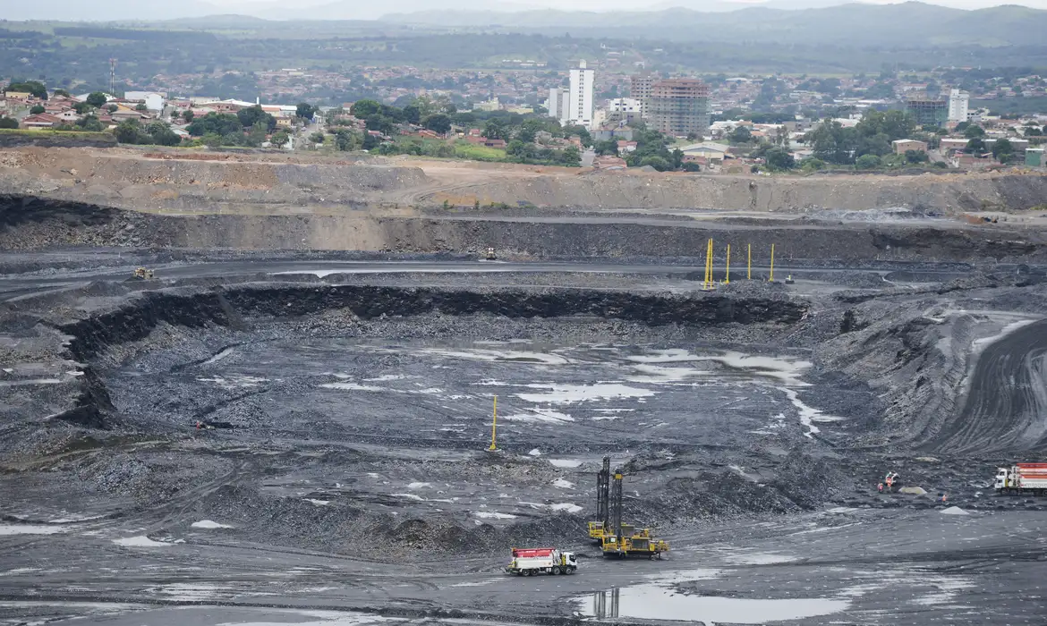 951773-mineradora_20-2