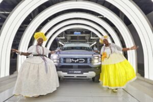 byd-inicia-producao-em-camacari-e-lanca-carro-hibrido-plug-in-flex-divulgacao-2