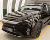 byd-inicia-producao-em-camacari-e-lanca-carro-hibrido-plug-in-flex-divulgacao-4