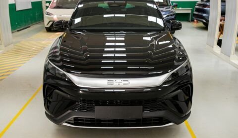 byd-inicia-producao-em-camacari-e-lanca-carro-hibrido-plug-in-flex-divulgacao-6