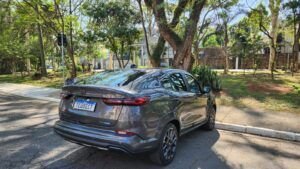 fiat-fastback-hybrid-2026-combina-eficiencia-e-praticidade-em-diferentes-cenarios-sergio-dias-6