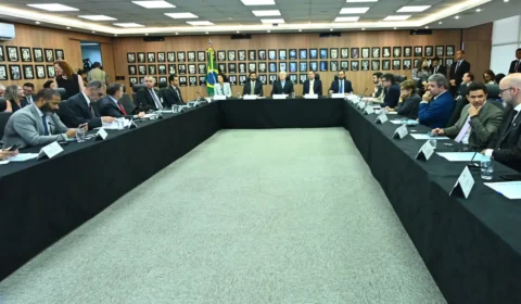 reuniao_com_as_associacoes_de_bebidas_destiladas