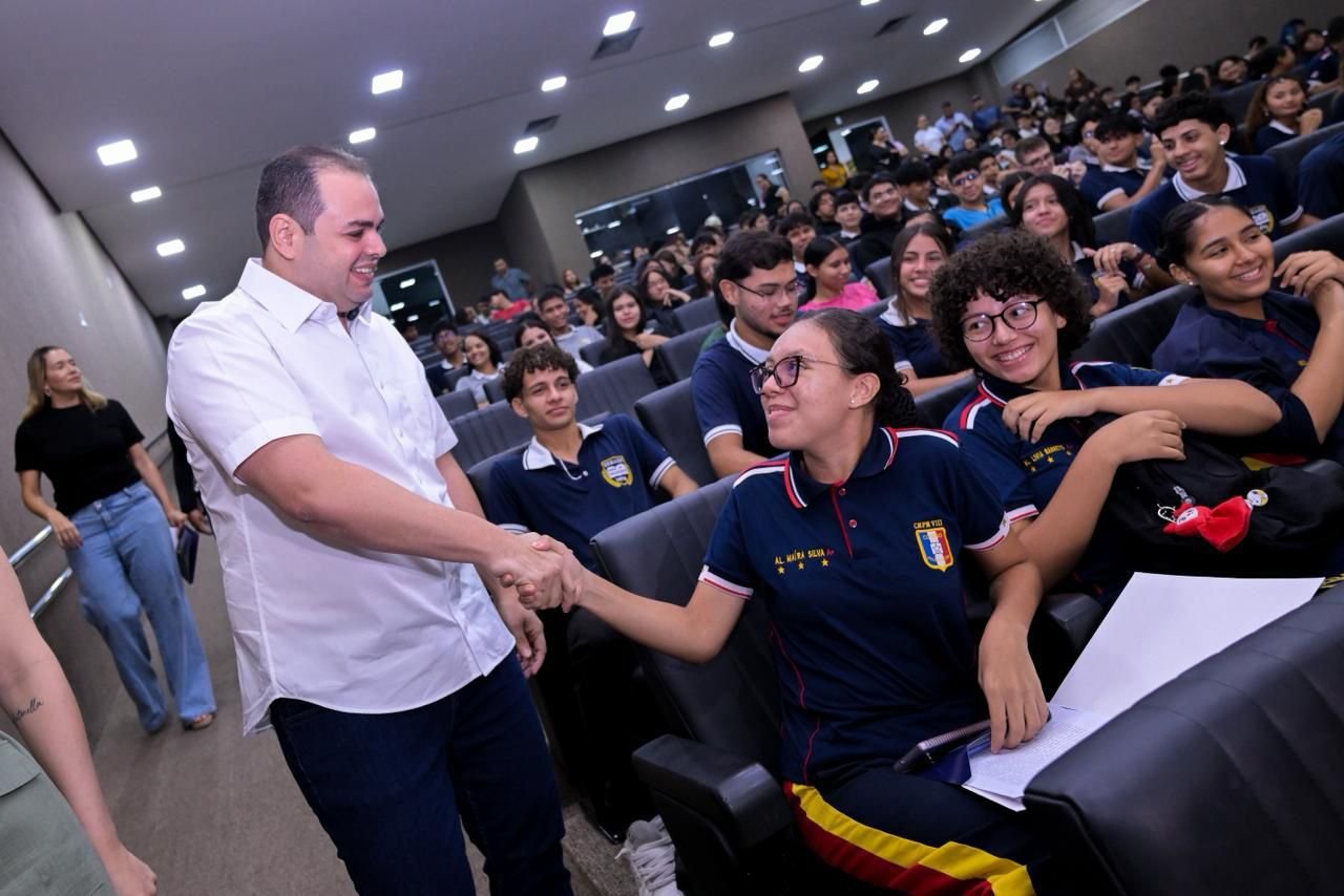 roberto-cidade-incentiva-aluno