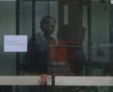 Bolsonaro aparece fora de cela após visita de Michelle