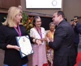 Presidente Roberto Cidade outorga a ‘Medalha de Mérito Hamilton Cidade’ para 93 servidores aposentados do Legislativo Estadual