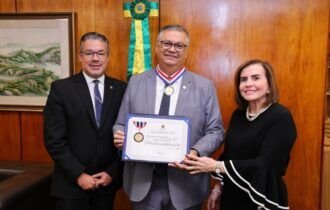 colar-do-merito-flavio-dino-scaled