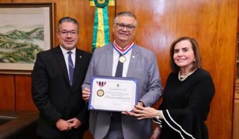 colar-do-merito-flavio-dino-scaled