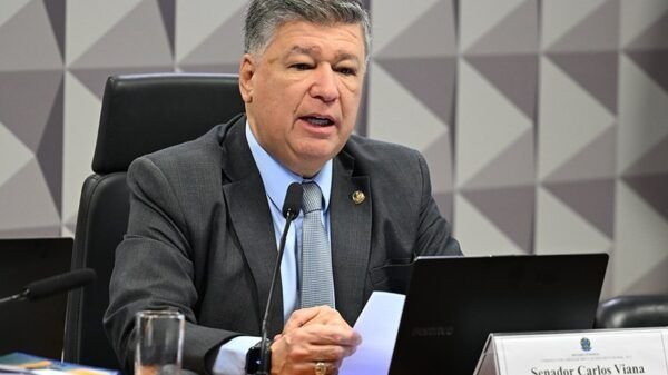 cpmi-carlos-viana-defende-susp