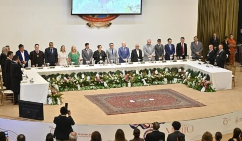 tce-am-concede-colar-do-merito