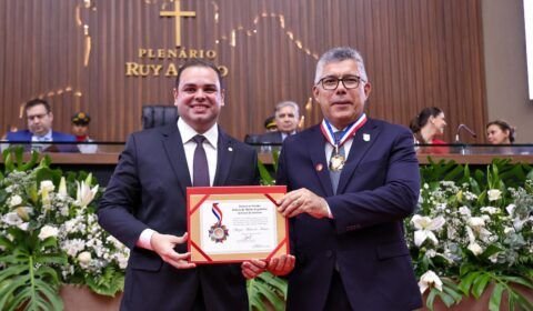 Sob comando do presidente Roberto Cidade, 26 personalidades recebem a Medalha da Ordem do Mérito Legislativo na Aleam