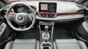 fastback-cresce-no-mercado-e-ganha-leitura-esportiva-na-versao-abarth-sergio-dias-5