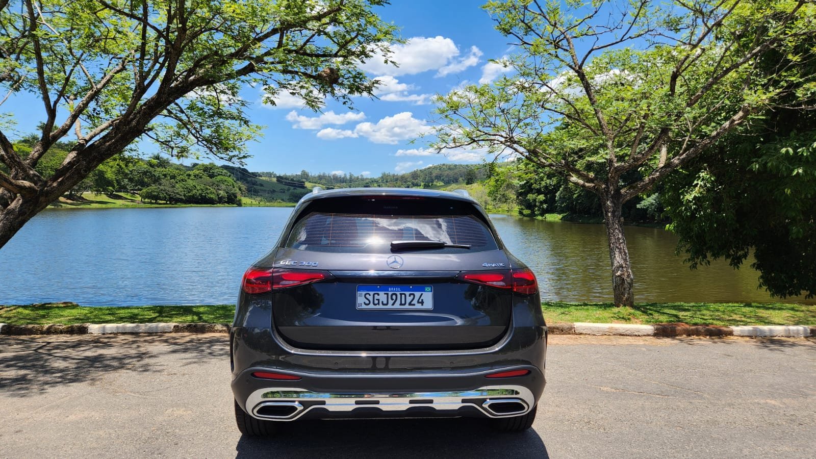 mercedes-benz-glc-300-4matic-a