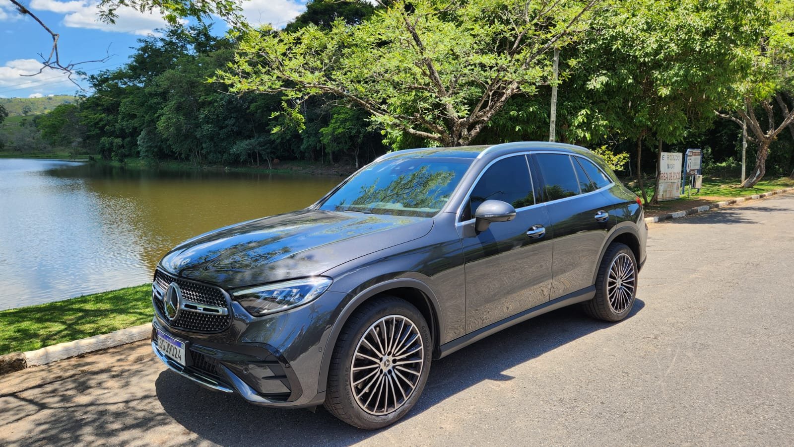 mercedes-benz-glc-300-4matic-a
