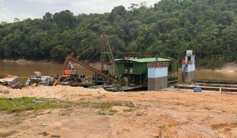 pf-e-pm-apreendem-embarcacoes-