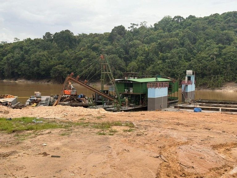 pf-e-pm-apreendem-embarcacoes-