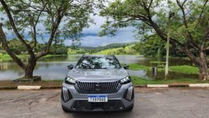 peugeot-aposta-na-tecnologia-hibrida-e-amplia-vendas-da-linha-2008-2026-sergio-dias-21-2