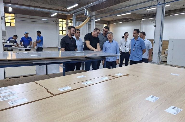 f2c73301-50c4-4c0c-b615-ba8c92359c4b