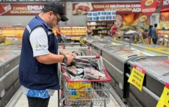 Procon-AM autua supermercado da zona sul de Manaus por venda de alimentos impróprios