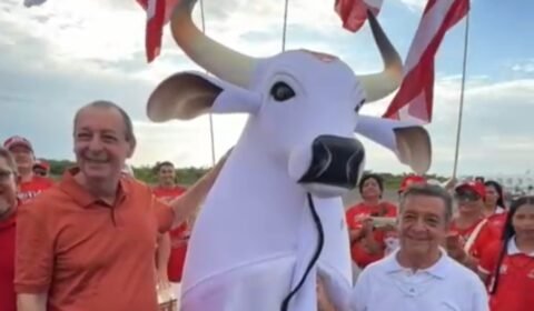 omar-aziz-e-recebido-pelos-boi