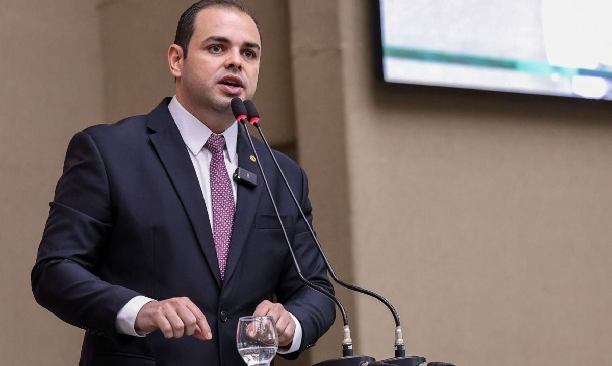 roberto-cidade-reforca-lei-que