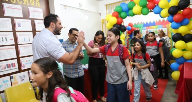 mais-de-242-mil-estudantes-ini