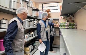Blitz do TCE-AM fiscaliza merenda escolar em 10 escolas estaduais de Manaus