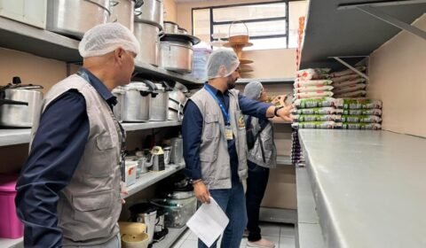 Blitz do TCE-AM fiscaliza merenda escolar em 10 escolas estaduais de Manaus