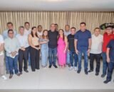 Romaria política marca condomínio de Omar Aziz após anúncio de Wilson Lima; pesquisas no AM apontam favoritismo do senador