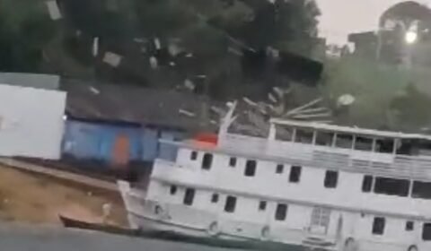 casa-flutuante-e-destelhada-du