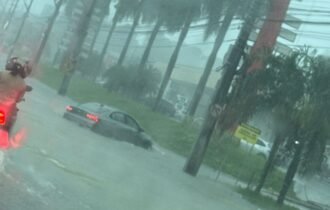 forte-chuva-provoca-alagamento