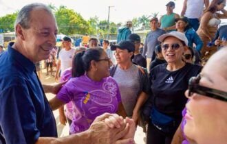 omar-aziz-recebido-com-carinho