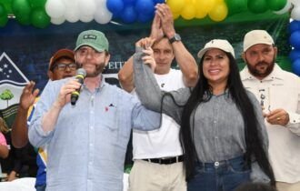 primeira-dama-de-tefe-aceita-c