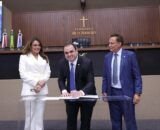 Legislativo Estadual conduz transição e Roberto Cidade assume interinamente o Governo do Amazonas