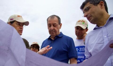Sai edital de licitação para recuperar trecho do meio da BR-319 e Omar Aziz destaca momento histórico para o Amazonas