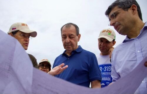 Sai edital de licitação para recuperar trecho do meio da BR-319 e Omar Aziz destaca momento histórico para o Amazonas
