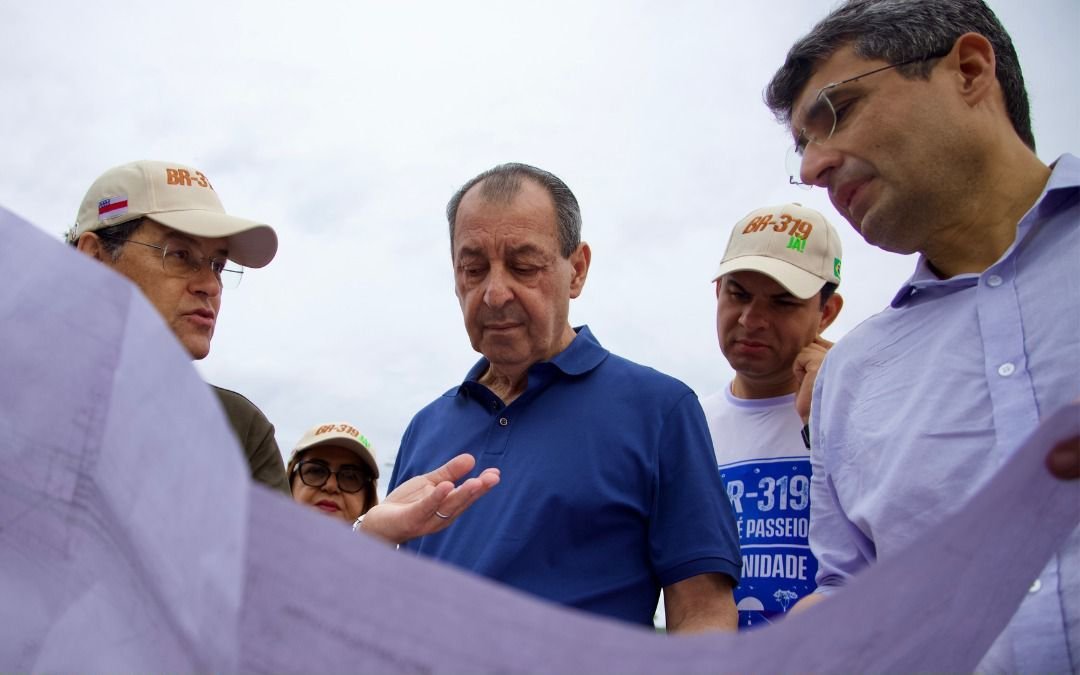 Sai edital de licitação para recuperar trecho do meio da BR-319 e Omar Aziz destaca momento histórico para o Amazonas