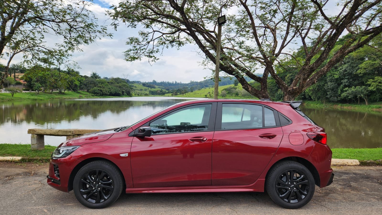 chevrolet-onix-2026-evolui-e-ganha-espaco-no-mercado-sergio-dias-21