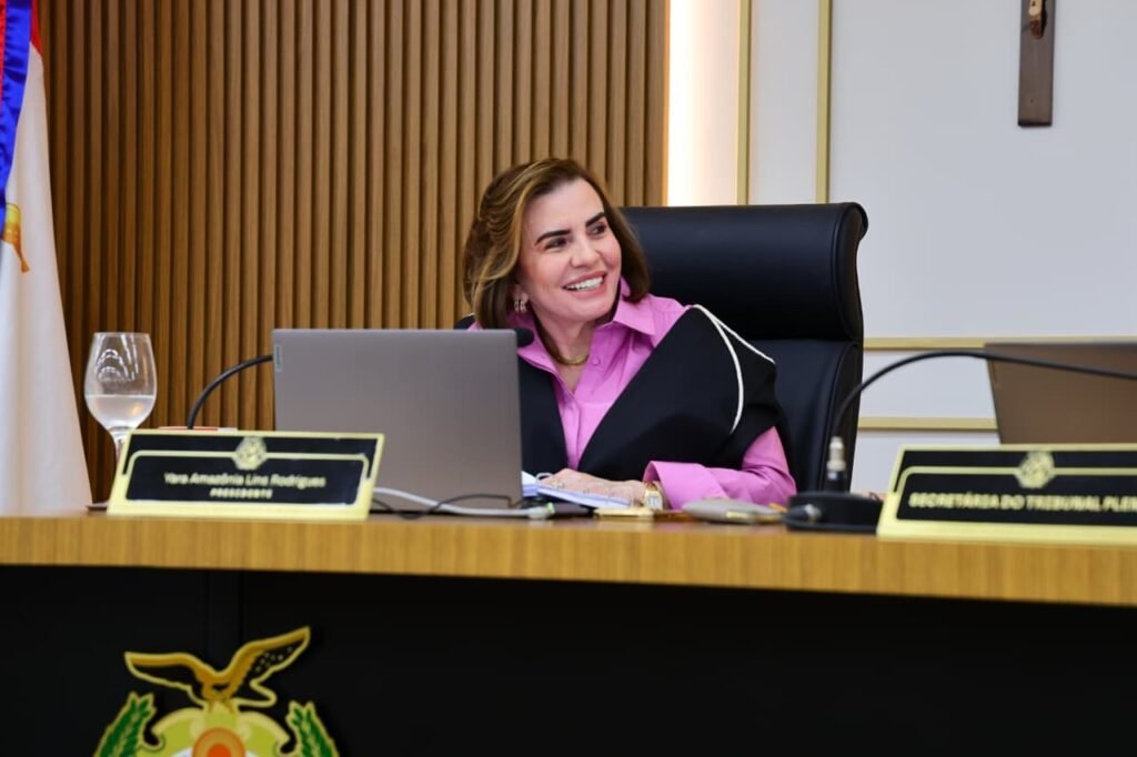 conselheira-yara-tce-am-scaled