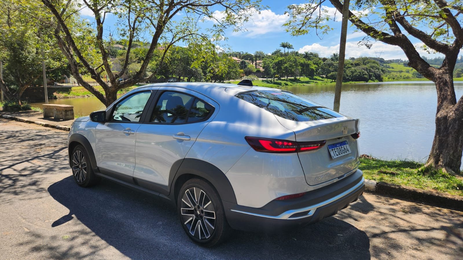 fiat-fastback-2026-aposta-na-eletrificacao-leve-para-crescer-no-mercado-divulgacao-20