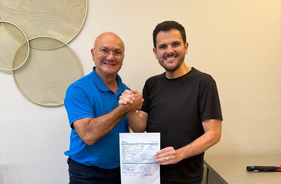 coronel-menezes-se-filia-ao-av