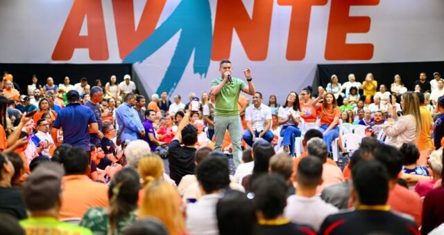 david-almeida-reune-mil-lidera