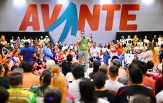 david-almeida-reune-mil-lidera