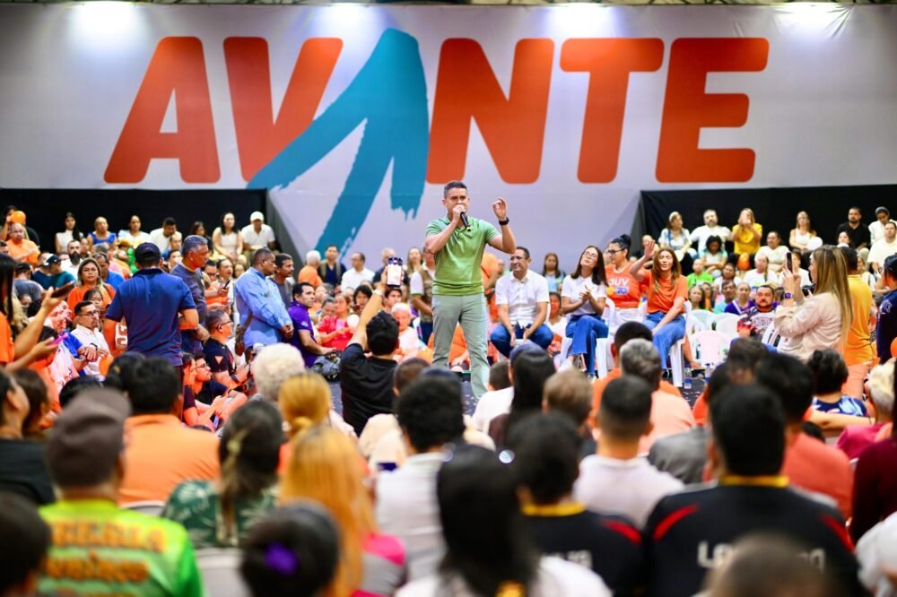 david-almeida-reune-mil-lidera