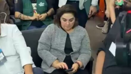 maria-do-carmo-aparece-isolada